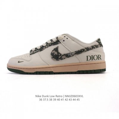 公司级 耐克 Nike Dunk Low Retro 运动鞋 经典复古板鞋 Dior 联名。作为 80 年代经典篮球鞋款，起初专为硬木球场打造，后来成为席卷街头