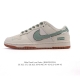 公司级 耐克 Nike Dunk Low Retro 运动鞋复古板鞋 作为 80 年代经典篮球鞋款 起初专为硬木球场打造 后来成为席卷街头的时尚标杆 现以经典细