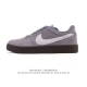 耐克板鞋 生胶米白 复古板鞋J.Crew X Nike 联名 Killshot Ii Leather 男女休闲复古运动鞋。采用米白色皮革制作鞋身，大号Swoos