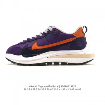 耐克 Sacai X Nike Vaporwaffle 华夫三代3.0 走秀重磅联名款厚底增高运动鞋 。鞋款由Pegasus与Vaporfly两款鞋型的设计元素