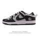 耐克 Nike Dunk Low Retro 运动鞋复古板鞋 解构绑带 双鞋带。作为 80 年代经典篮球鞋款，起初专为硬木球场打造，后来成为席卷街头的时尚标杆，