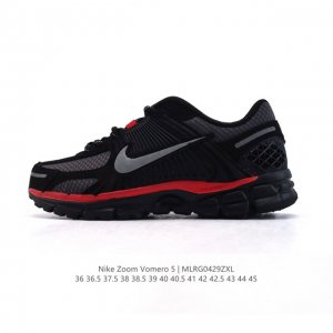 nike 耐克夏季 Zoom Vomero 5 运动鞋休闲训练跑步鞋。Nike Zoom Vomero 5 男女子运动鞋妥帖包覆足部，提供透气支撑效果。耐穿材料