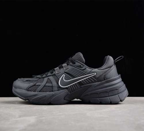 Nk V2K Runtekk 3Xl 减震防滑复古低帮跑步鞋 Fd0736-001 尺码 36 36.5 37.5 38 38.5 39 40 40.5 4