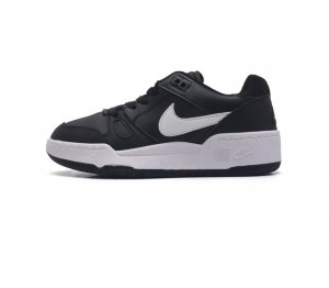 耐克 Nike 全新鞋型 来了 Nike Full Force Low 时尚复古运动板鞋 复古气质爆棚 近年来复古风的兴起 众多品牌纷纷推出自己的全新鞋款 势必