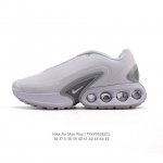 全新Nike Air Max Dn 运动鞋 时尚跑步鞋 豆荚造型气垫吸睛 鞋面采用织物材质打造 提供舒适的穿着体验 这款鞋不仅具有时尚的外观 还融合了许多经典的