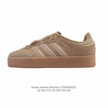 Adidas 阿迪达斯 女款运动鞋 三叶草Samba Velentine 休闲鞋 德训鞋 大花朵 复古板鞋经典运动鞋。一款阿迪达斯的Samba面包鞋，该鞋具有厚 - 点击图像关闭