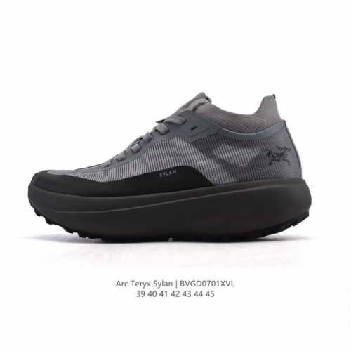 公司级 始祖鸟 Arc’Teryx 男鞋 Sylan系列 轻量透气舒适山地越野跑鞋户外徒步运动鞋。Arc’Teryx鞋新生，户外新征程。Sylan：速度与技术的