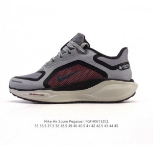 颠覆式升级！Nike 飞马新鞋 触感柔软，质感升级！随着“耐克 蓝图 系列”在巴黎的盛大发布，全新一代 登月41代 Nike Pegasus 41运动老爹鞋也正
