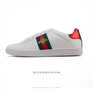 公司级 Gucci 古奇 小白鞋 古驰奢侈品男女运动板鞋 刺绣蜜蜂休闲鞋子 Gucci Tennis 1977老花鞋 经典耐穿 复古感满满的Gucci老花鞋老花