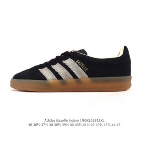 阿迪达斯 Adidas Originals Gazelle Indoor复古三叶草防滑透明橡胶板鞋经典运动鞋。这款经典鞋,忠于原版设计,缀撞色三条纹和鞋跟饰片。