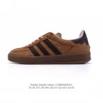 170 阿迪达斯 Adidas Originals Gazelle Indoor复古三叶草防滑透明橡胶板鞋经典运动鞋。这款经典鞋,忠于原版设计,缀撞色三条纹和鞋