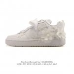 公司级 耐克 Nike 男女子运动鞋 Court Borough Low 小空军低帮板鞋。1.其皮革材质的鞋面结合网眼鞋舌，在出众外观与质感的同时提供稳固支撑，