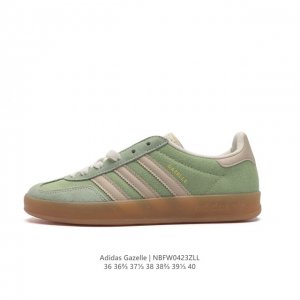 阿迪达斯 Adidas 三叶草女鞋gazelle Bold复古怀旧风厚底增高运动板鞋潮。阿迪达斯万年不败的人气鞋款gazelle ，以三层厚磅鞋底设计。一层层的