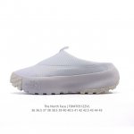公司级 北面 北脸 The North Face 低帮休闲凉拖鞋 包头拖鞋 毛毛虫一脚蹬 休闲拖鞋 复古百搭厚底增高运动板鞋。居家室内外一脚蹬休闲面包鞋采用尼龙