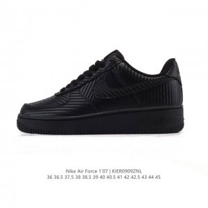 公司级 耐克 Nike Air Force 1 '07 Low 空军一号含气垫 小白鞋 低帮百搭厚底增高休闲运动板鞋。柔软、弹性十足的缓震性能和出色的中底设计，