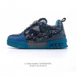 210 【公司级】Lv Skate Sneaker 路易威登 男士闪亮钻石鞋面运动板鞋于 2024 秋冬秀场初次亮相，此次以粒面牛皮革焕新呈现。加垫鞋领和鞋舌援