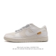 耐克nike Dunk Low 板鞋 Sb系列 古驰 Gucci配色 经典百搭休闲运动板鞋加厚鞋舌的填充，使舒适性大大提升，同时也更方便穿脱中底部分则加入了脚感