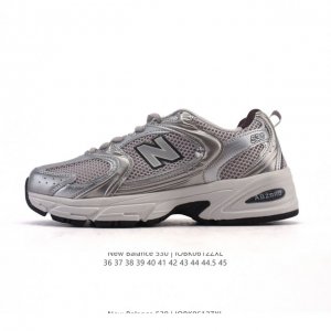 真标 新百伦 Nb530 New Balance 530 复跑古鞋 厚底增高老爹鞋 缓震运动慢跑鞋。Nb530这鞋双确实是Nb家经复典古款式之一，以全科新技诠释