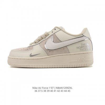 耐克 Nike Air Force 1 '07 Low 空军一号含气垫 低帮 小白鞋 百搭厚底增高休闲运动板鞋。柔软、弹性十足的缓震性能和出色的中底设计，横跨复