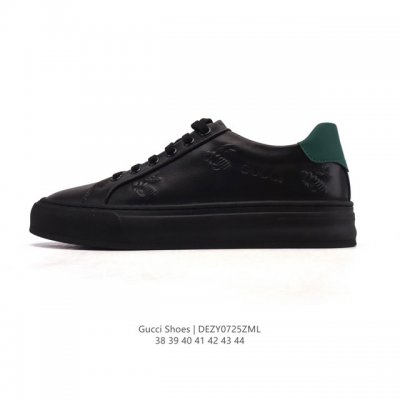 公司级 Gucci 25新款板鞋男士运动鞋德训鞋春季轻便系带透气情侣鞋休闲软底小白鞋透气皮革休闲德训 低帮 时尚板鞋，德训鞋的版型大家都知道 是非常显脚瘦的！这