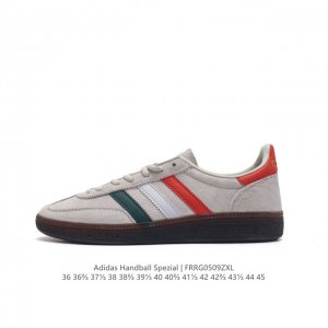 阿迪达斯 Adidas Handball Spezial 三叶草学院风复古休闲板鞋 德训鞋 橡胶底柔软皮革经典运动鞋板鞋。圆头、缝合拼接设计、正面绑带、鞋舌部位