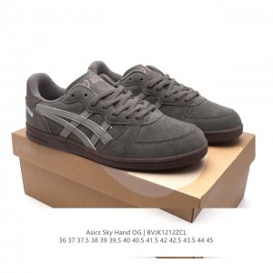 Asics 亚瑟士 Skyhand Og 休闲鞋复古舒适 防滑耐磨 低帮 板鞋 男女同款。Asics Skyhand Og 于今年 6 月初与哥本哈根的 Hay