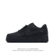 耐克 Nike Air Force 1 '07 Low 空军一号含气垫 低帮百搭厚底增高休闲运动板鞋。柔软、弹性十足的缓震性能和出色的中底设计，横跨复古与现代的