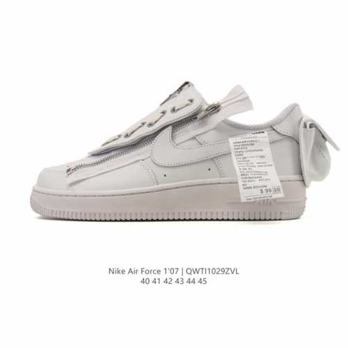 耐克 Nike Air Force 1 '07 Low 空军一号含气垫 低帮百搭厚底增高休闲运动板鞋。柔软、弹性十足的缓震性能和出色的中底设计，横跨复古与现代的