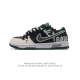 耐克 Nike Dunk Low Retro 运动鞋复古解构绑带板鞋 双鞋带。作为 80 年代经典篮球鞋款，起初专为硬木球场打造，后来成为席卷街头的时尚标杆，现
