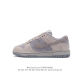 耐克Nike Dunk Low 板鞋 SB系列经典百搭休闲运动板鞋加厚鞋舌的填充，使舒适性大大提升，同时也更方便穿脱中底部分则加入了脚感柔软舒适ZoomAir气