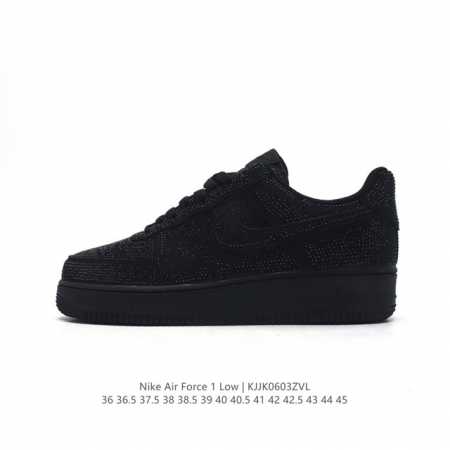 耐克 Nike Air Force 1 '07 Low 空军一号含气垫 低帮百搭厚底增高休闲运动板鞋。柔软、弹性十足的缓震性能和出色的中底设计，横跨复古与现代的 - 点击图像关闭