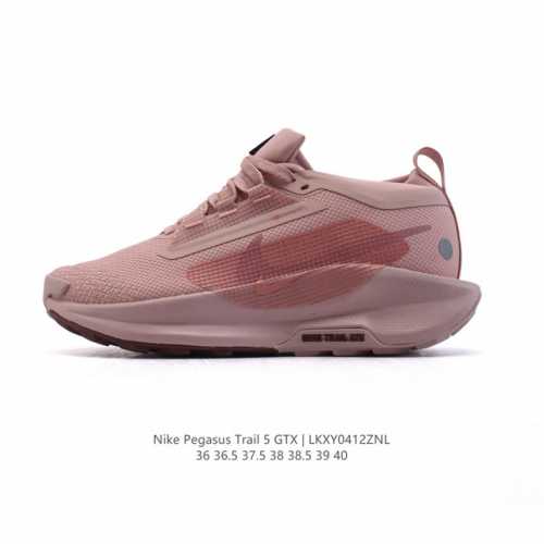 公司级 耐克 Nike Pegasustrail5 女款越野跑步鞋夏新款耐克飞马该鞋款搭载出众回弹的 Reactx 泡绵中底，多种地面，皆可轻松驾驭。采用别致设