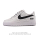 耐克 Nike Air Force 1 '07 Low 空军一号含气垫 低帮百搭厚底增高休闲运动板鞋。柔软、弹性十足的缓震性能和出色的中底设计，横跨复古与现代的