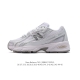 New Balance Mr740 新百伦nb系列复古老爹风休闲运动慢跑鞋。采用轻质牛剖革拼接透气网眼衬垫织物鞋面材质 T-Beam大底提供足步弓支撑 保持步态