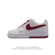 耐克 Nike Air Force 1 '07 Low 空军一号含气垫 低帮百搭厚底增高休闲运动板鞋。柔软、弹性十足的缓震性能和出色的中底设计，横跨复古与现代的