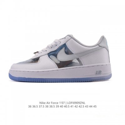 公司级 耐克 Nike Air Force 1 '07 Low 空军一号含气垫 小白鞋 中帮百搭厚底增高休闲运动板鞋。柔软、弹性十足的缓震性能和出色的中底设计，