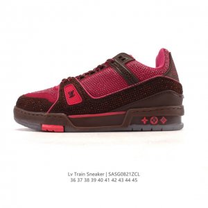 公司级 路易威登 Louis Vuitton Lv路易威登板鞋 时尚运动鞋潮厚底增高男女鞋。舒适防滑底和百搭性霸屏整个时尚娱乐圈，细节调整完美主义！采用柔软皮革