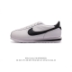 新款 耐克 Nk Classic Cortez Leather 阿甘复古初代皮革运动慢跑鞋。Nike Classic Cortez 鞋款是 Nike 元年款跑步