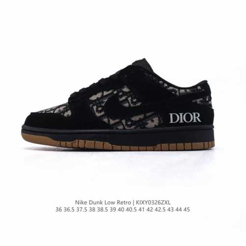 160 耐克 Nike Dunk Low Retro 运动鞋复古板鞋 迪奥联名。作为 80 年代经典篮球鞋款，起初专为硬木球场打造，后来成为席卷街头的时尚标杆，
