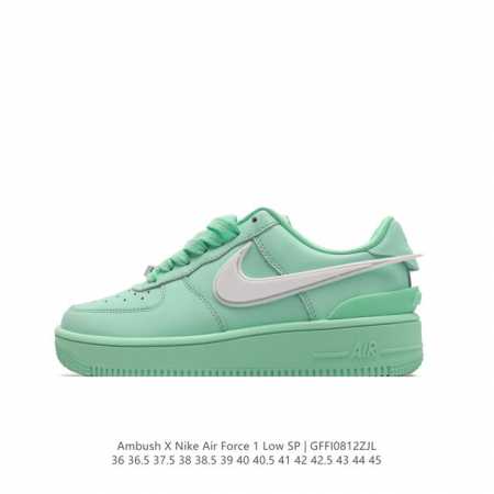 耐克 空军一号 Af1 低帮休闲板鞋 Ambush X Nk Air Force 7 Low Sp 空军一号联名标志性的swoosh延伸至鞋跟之外，鞋舌和鞋垫上 - 点击图像关闭