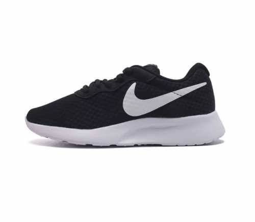 耐克 Nike 休闲鞋2023年新款wmns Nike Tanjun时尚百搭运动鞋 Nike耐克wmns Nike Tanjun 复刻鞋 采用透气网布织物鞋面