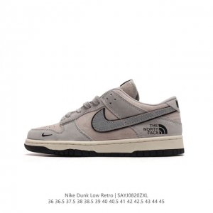 真标 耐克 男女鞋 Nike Dunk Low 运动鞋复古板鞋，北面 北脸联名。尽情迈步，彰显个性风采。采用柔软皮革鞋面，经久耐穿，塑就如元年款 Dunk 般的
