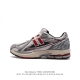 真标 新百伦 New Balance M 6系列 复古运动鞋单品宝藏老爹鞋款。作为nb最经典的档案鞋型之一，与2002一样， 6有着nb最成熟的技术加持和复古款