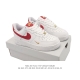 耐克 Nike Air Force 1 '07 Low 空军一号含气垫 小白鞋 低帮百搭厚底增高休闲运动板鞋。柔软、弹性十足的缓震性能和出色的中底设计，横跨复古