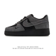 耐克 Nike Air Force 1 '07 Low 空军一号含气垫 低帮 小白鞋 百搭厚底增高休闲运动板鞋。柔软、弹性十足的缓震性能和出色的中底设计，横跨复