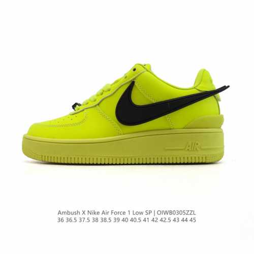 耐克 空军一号 Af1 低帮休闲板鞋 Ambush X Nk Air Force 7 Low Sp 空军一号联名标志性的Swoosh延伸至鞋跟之外，鞋舌和鞋垫上
