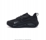 耐克 Nike Zoom Winflo V2 跑步鞋搭载工程网眼设计 巧妙结合 Flywire 飞线 为你全程缔造轻盈透气感受和手套般的出色贴合体验 Nike