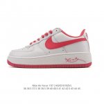 耐克 Nike Air Force 1 '07 Low 空军一号含气垫 低帮 小白鞋 百搭厚底增高休闲运动板鞋。柔软、弹性十足的缓震性能和出色的中底设计，横跨复