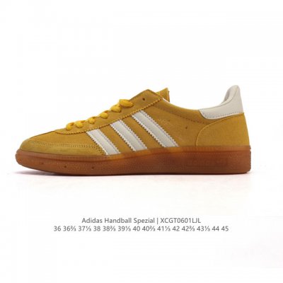 阿迪达斯 Adidas Handball Spezial 低帮三叶草学院风复古休闲板鞋 德训鞋 橡胶底柔软皮革经典运动鞋板鞋。圆头、缝合拼接设计、正面绑带、鞋舌