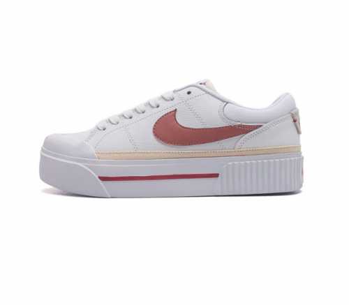 Nike 耐克 Court Legacy Lift 女士运动鞋 运动厚底小白鞋 复古休闲鞋 上部和合成的 Strati 重叠,增加纹理 深度和透气性 刺绣细节与